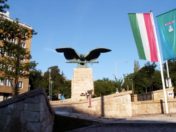 Akkor hiszek majd Pokorni Zoltán könnyeinek...