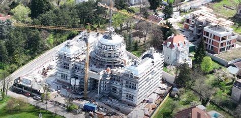 A kormányhű celebek országa