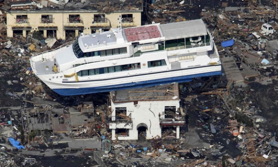 A földrengés, szökőár, Fukusima előtt és után