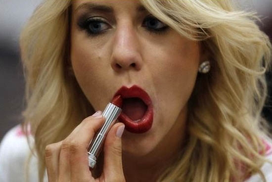 Húsvéti tojásfestés