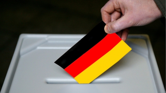 Indul a német hatalmi póker