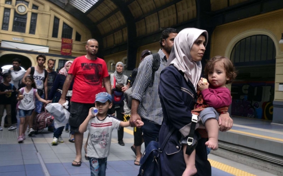 A világ ismét kigömbölyödött: visszajöttek a migránsok
