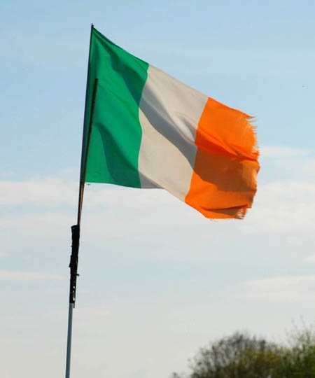 Meghalni Írországért