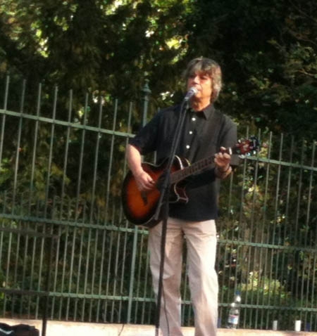 Tüntetés volt a mi utcánkban