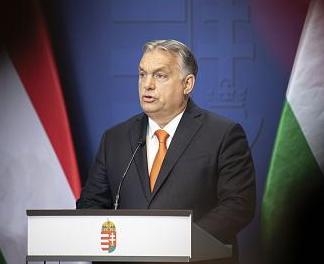 Orbán már a Jóistent is át kívánja verni
