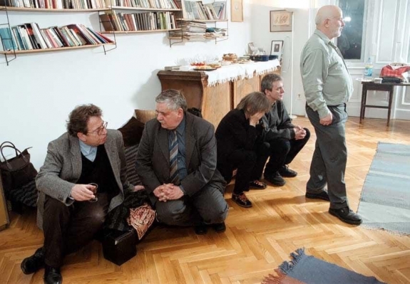 A világ a feledés kényszerpályáján