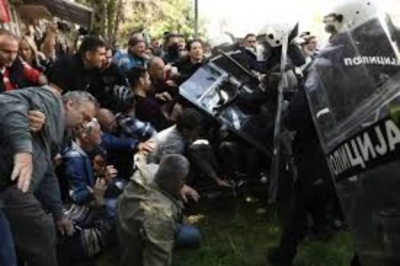 A VMDK elítéli a tegnapi rendőri brutalitást és követeli Dačić lemondását