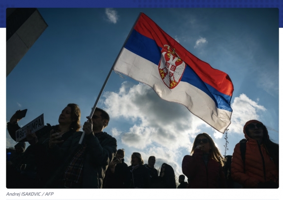 „Lengyel forgatókönyv” szerb módra: képesek-e a fiatalok az idősebbek segítsége nélkül megváltoztatni a hatalmat?