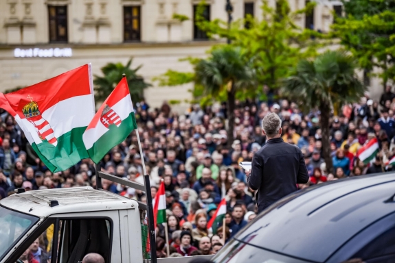 Egyetlen kisteherautóval 