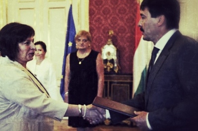 Rövid észrevétel Karas Monikáról